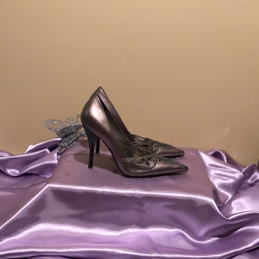 High Heels - Picture 2 of 7
